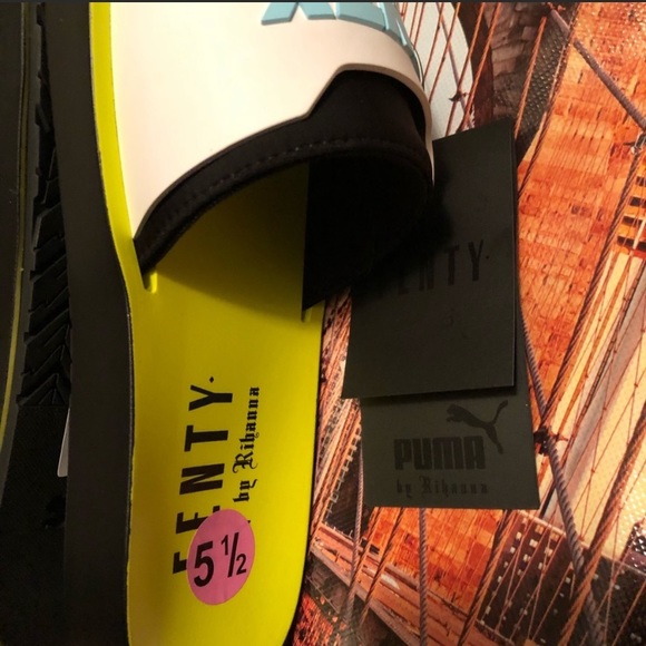 PUMA “FENTY” by Rihanna Slides - Picture 5 of 6